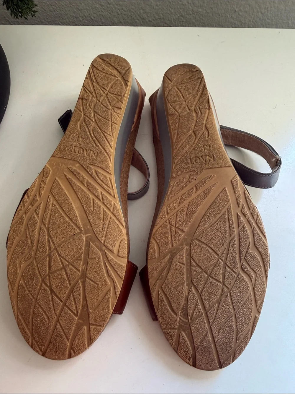 Naot pixie wedge sandals women size 10 Brown and Silver Wedge Sandals